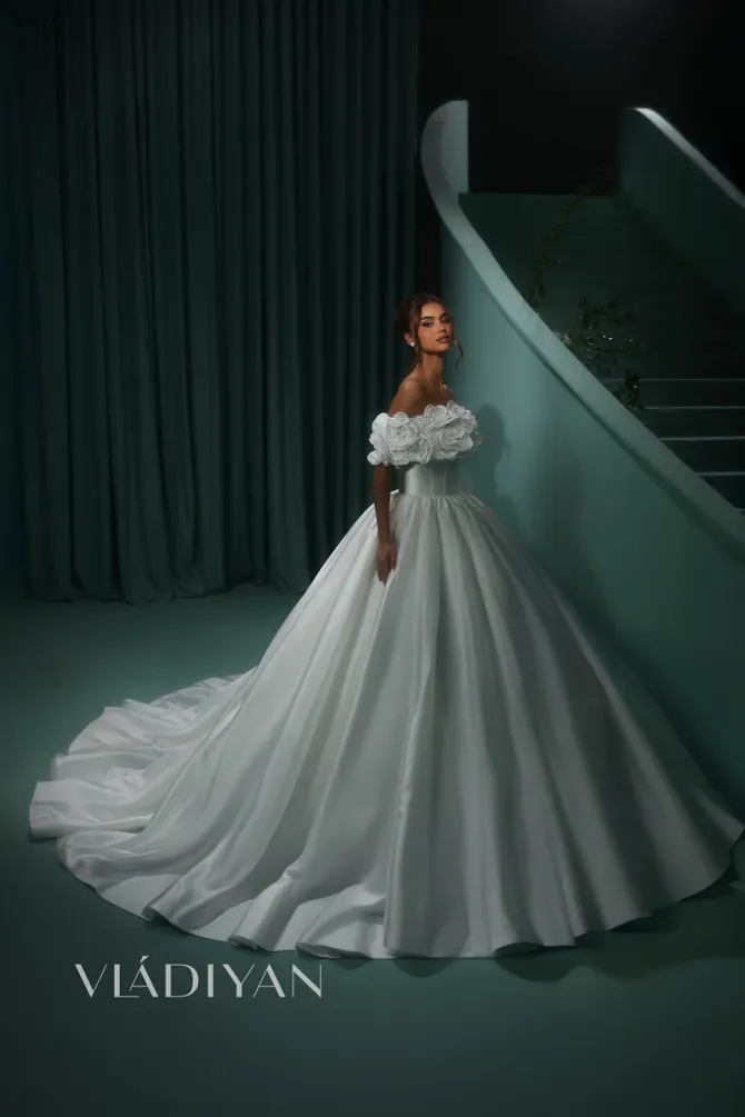 Vladiyan - 2603 | White Canvas Bridal