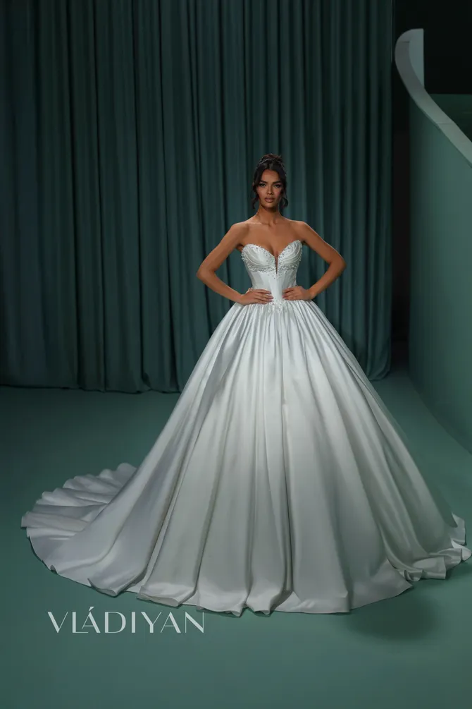 Vladiyan - 2608 | White Canvas Bridal