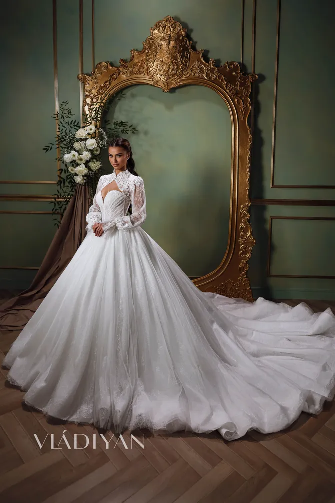 Vladiyan - 2614 | White Canvas Bridal